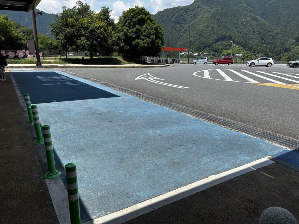 大型バスなどのための終車スペース