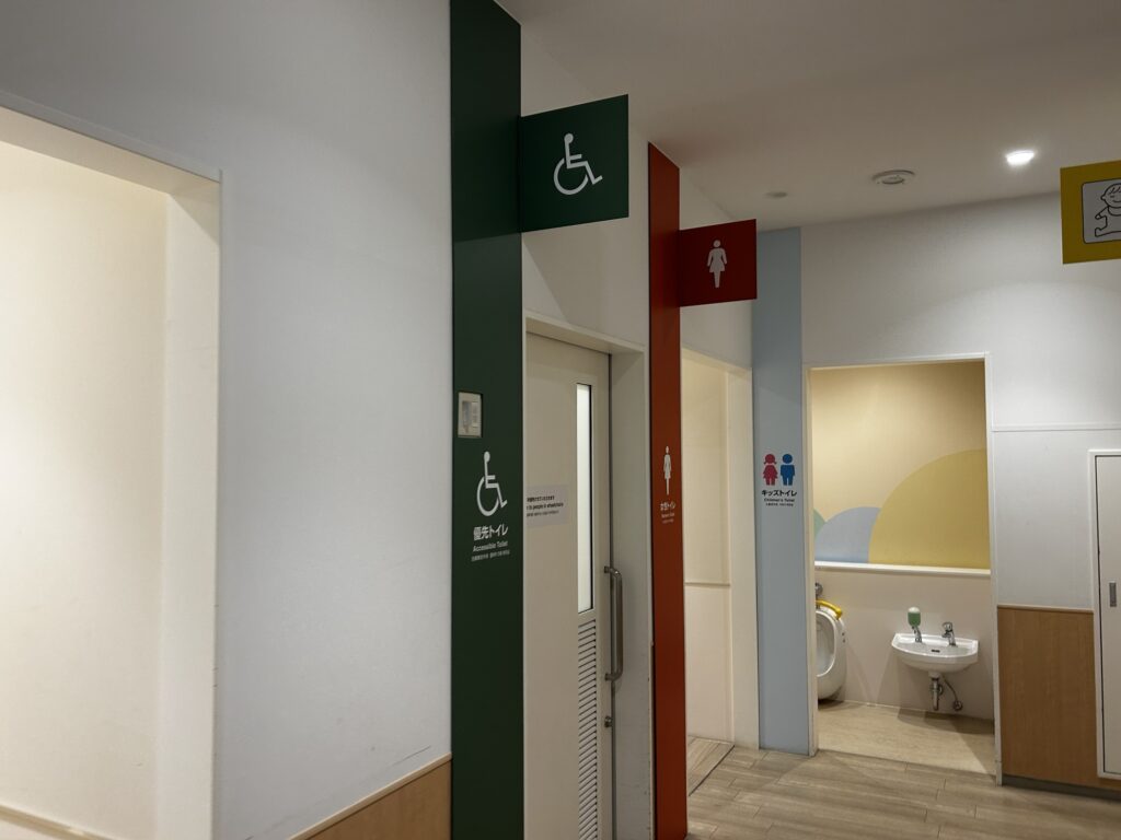 海の森近くのトイレの様子