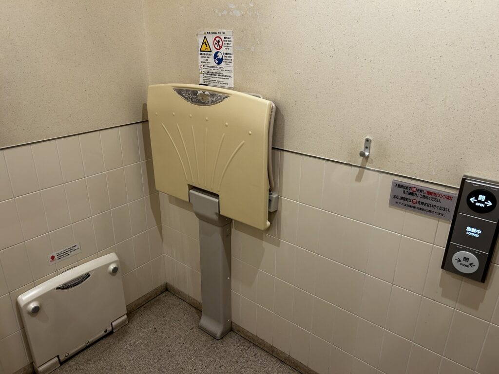 ベビーベッド