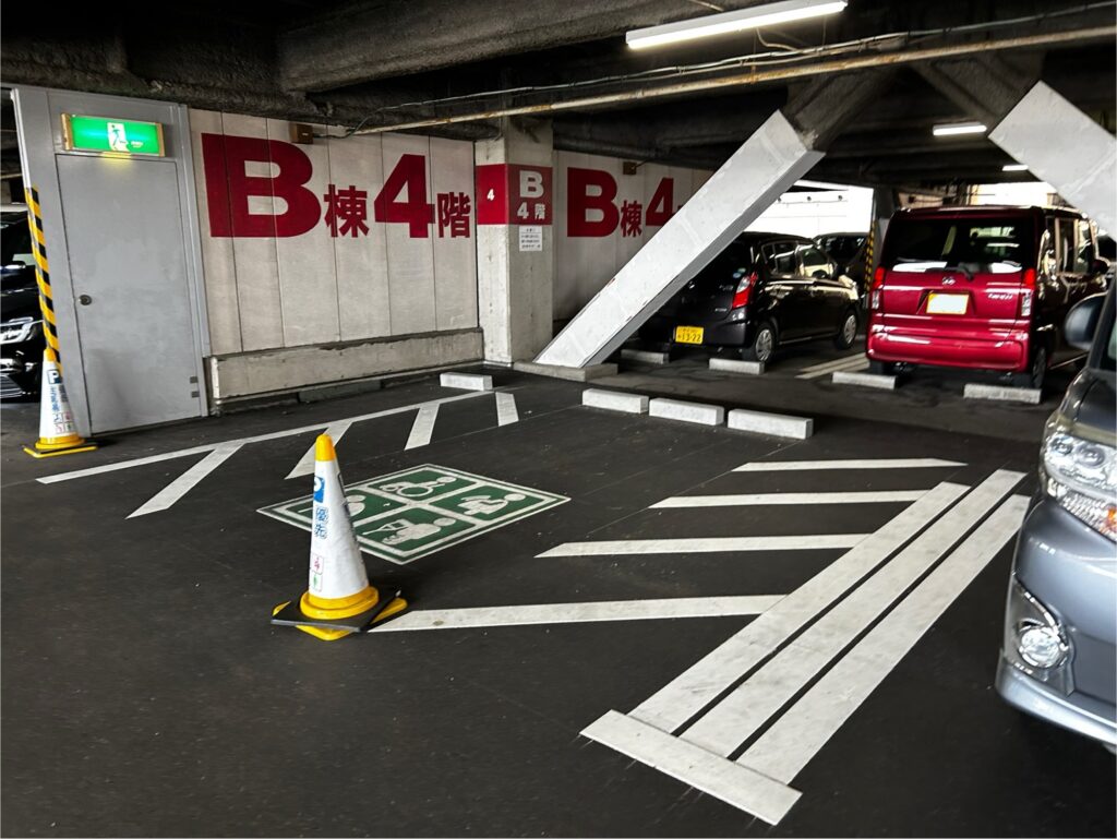 B棟４階の優先駐車スペース