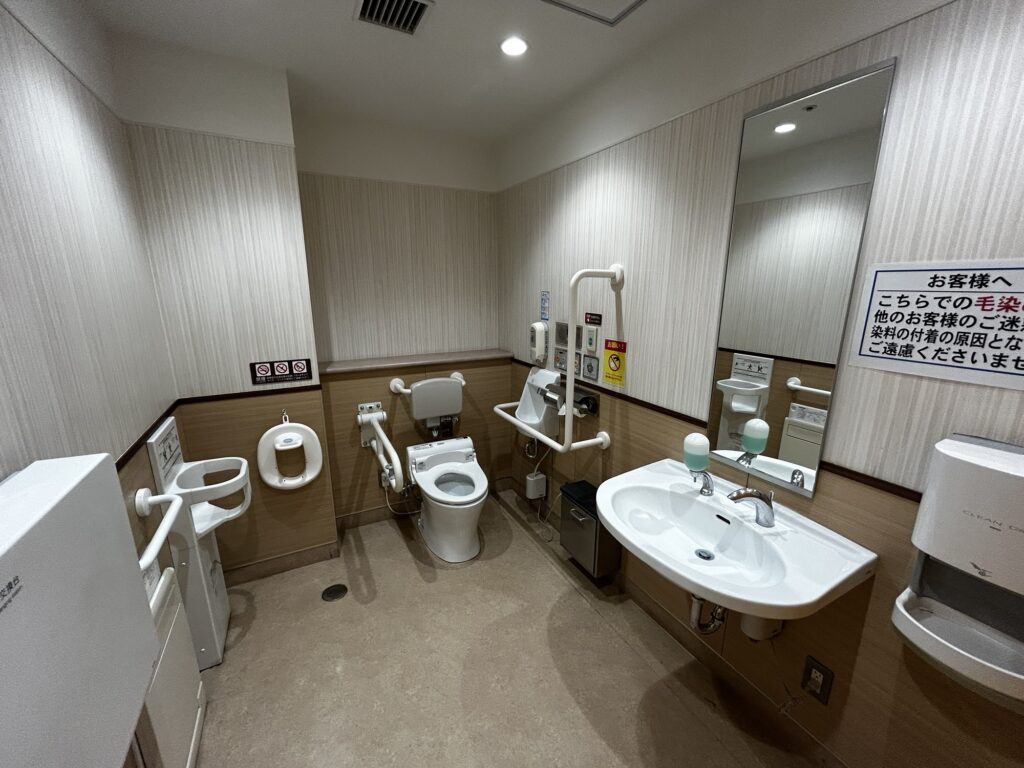トイレ内の全体像