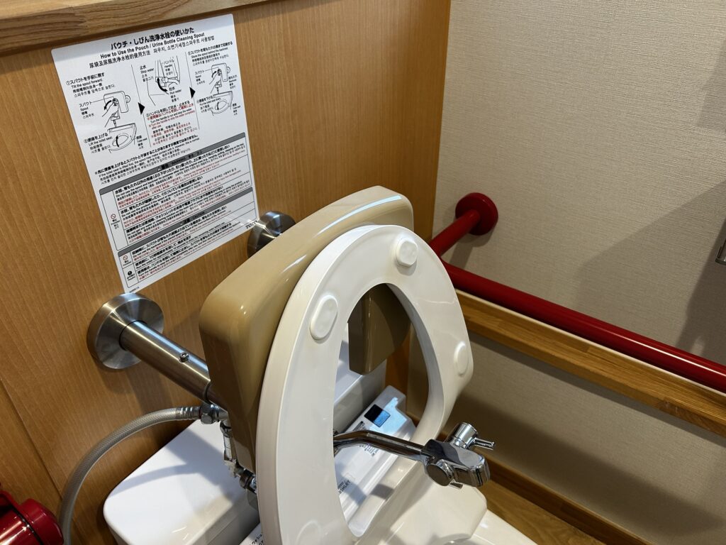 初めて見るタイプのスパウト洗浄水洗