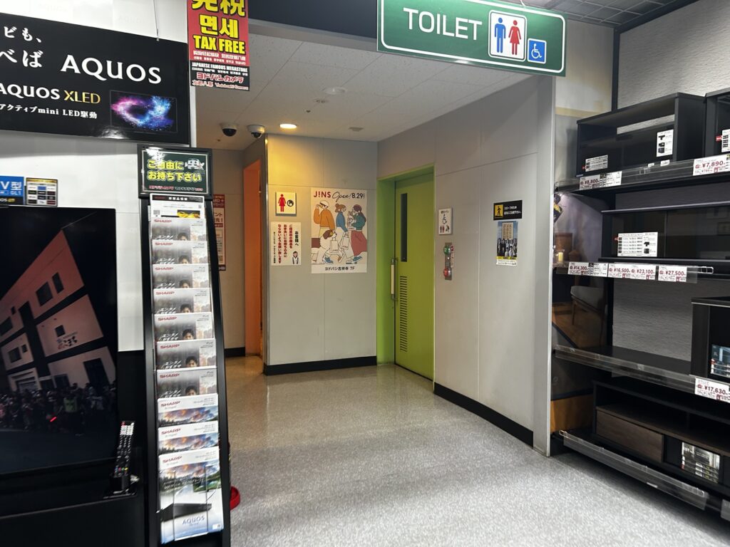３階のトイレ付近