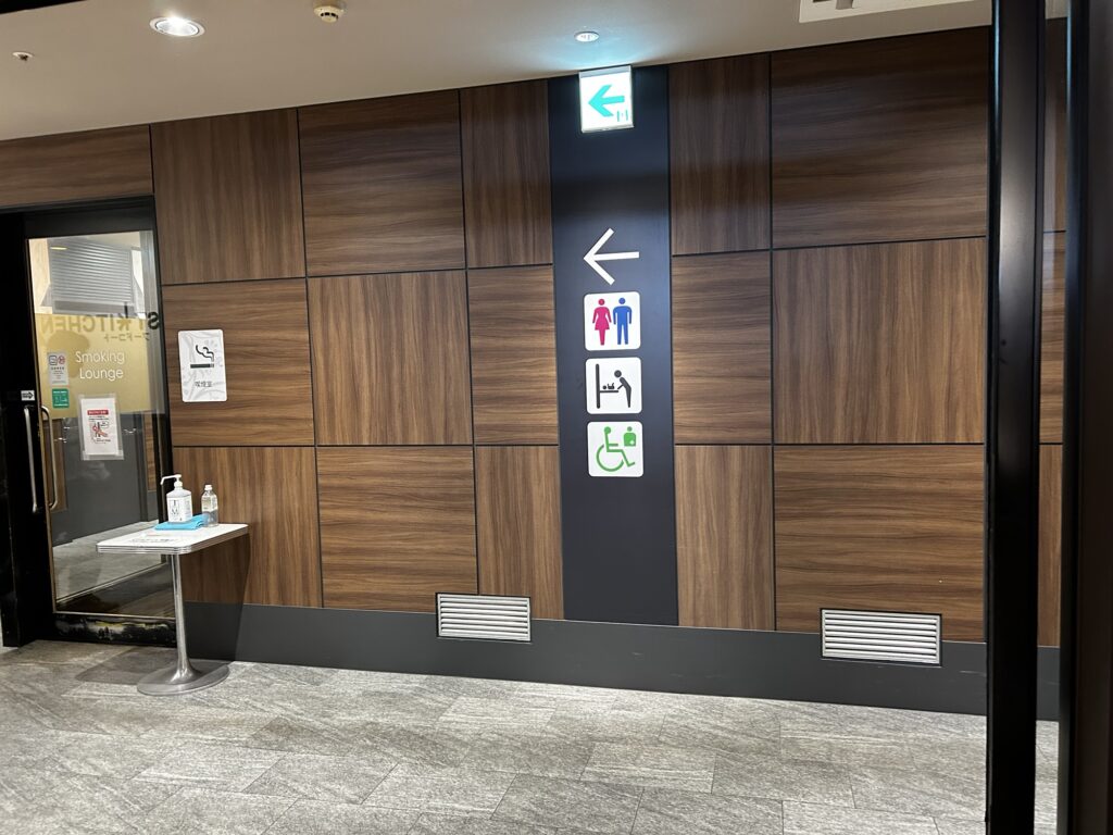 フードコート中からのアクセス通路