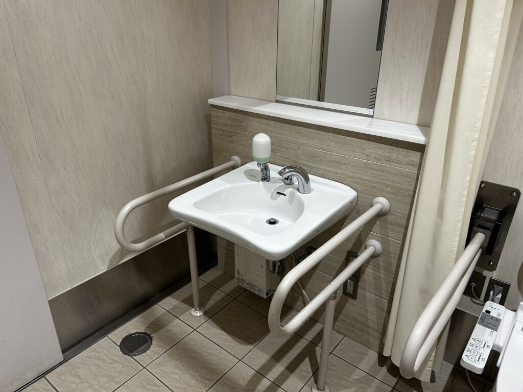ウェストプラザのトイレの手洗い